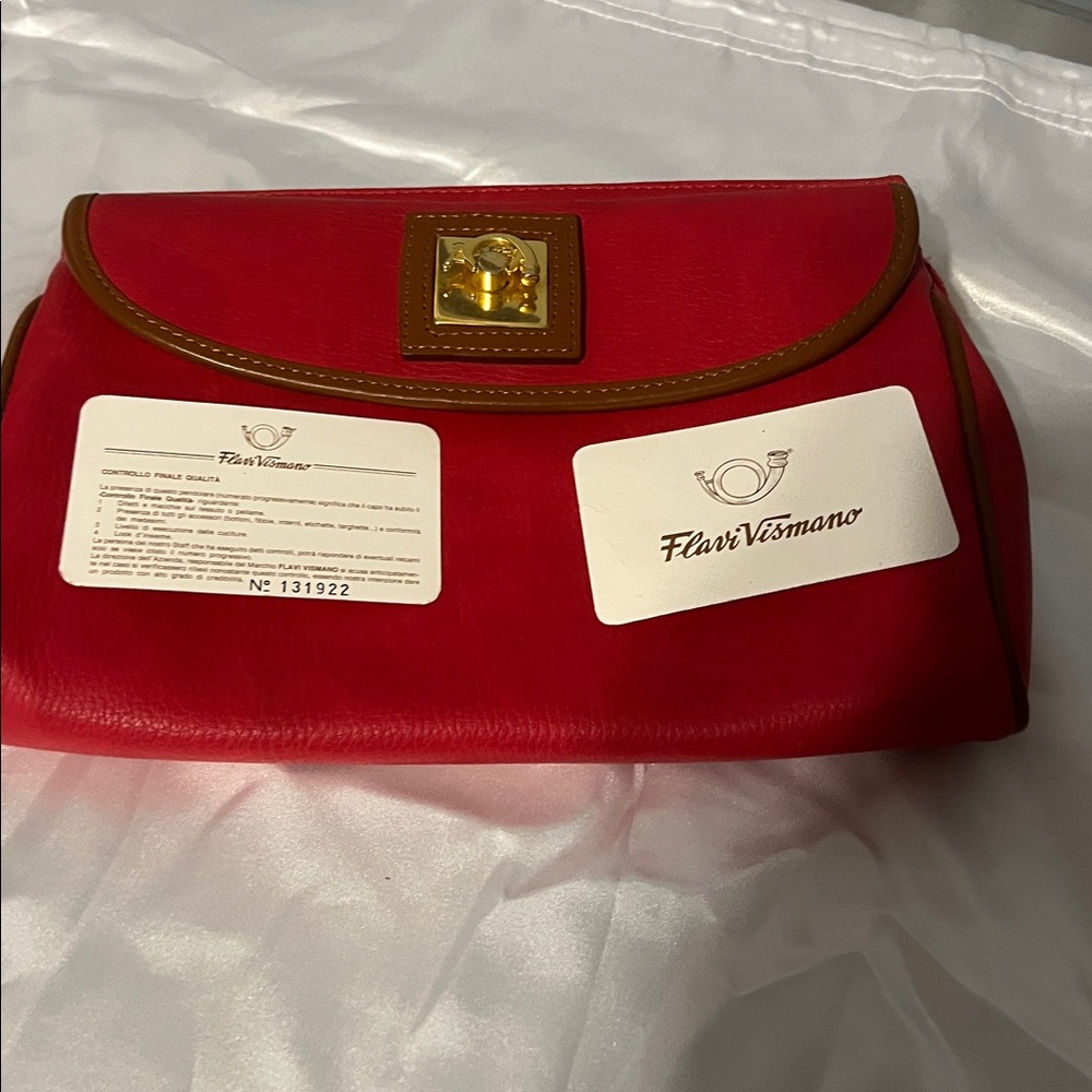 Flavi Vismano red clutch